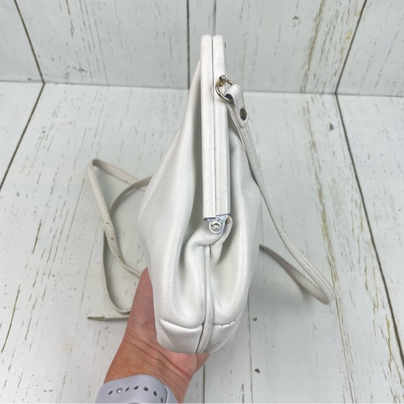 Papillon Vintage‎ Crossbody Clasp Purse - Picture 12 of 16